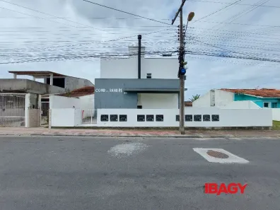 Casa com 2 Quartos para alugar, 69m² no Forquilhas, São José