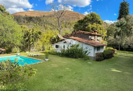 Casa de Condomínio com 5 Quartos à venda, 4000m² no Cuiabá, Petrópolis