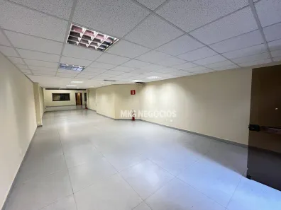 Ponto Comercial para alugar, 220m² no Santa Efigênia, Belo Horizonte