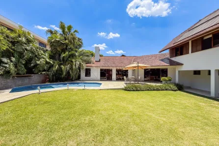 Casa de Condomínio com 4 Quartos à venda, 700m² no São Lourenço, Curitiba