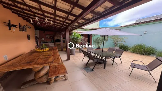 Casa com 4 Quartos à venda, 216m² no Parque Xangri-Lá, Contagem