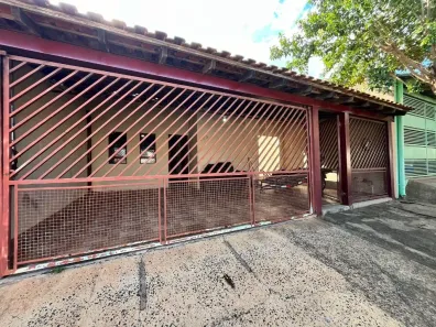 Casa com 2 Quartos à venda, 74m² no Núcleo Habitacional Alcides Matiuzzi, Marília
