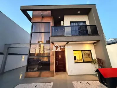 Sobrado com 3 Quartos à venda, 212m² no Vila Ipanema, Piraquara