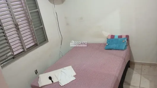 Casa com 2 Quartos à venda, 45m² no Jardim Marajó, Uberaba