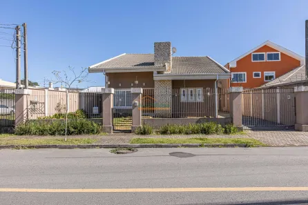 Casa com 3 Quartos à venda, 408m² no Butiatuvinha, Curitiba