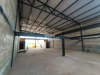 Galpão/Depósito/Armazém para alugar, 360m² no Novo Mundo, Uberlândia