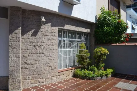 Casa com 3 Quartos à venda, 122m² no Ponta da Praia, Santos