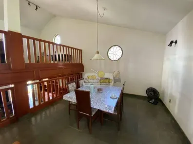 Casa com 3 Quartos para alugar, 291m² no Santa Maria, Uberaba