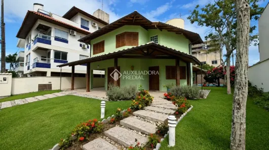 Casa com 4 Quartos para alugar, 250m² no Jurerê, Florianópolis