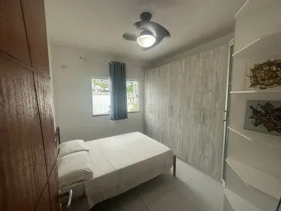 Casa de Condomínio com 2 Quartos para alugar, 100m² no Parque Burle, Cabo Frio