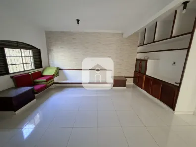 Casa com 4 Quartos à venda, 350m² no Umuarama, Uberlândia