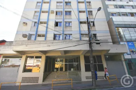Apartamento com 2 Quartos para alugar, 59m² no Centro, Florianópolis