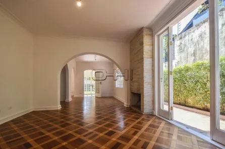 Casa com 3 Quartos para alugar, 250m² no Jardim Europa, São Paulo