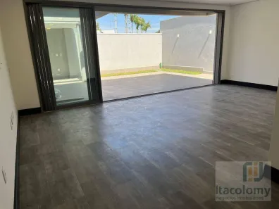 Casa de Condomínio com 3 Quartos à venda, 200m² no Tamboré, Santana de Parnaíba