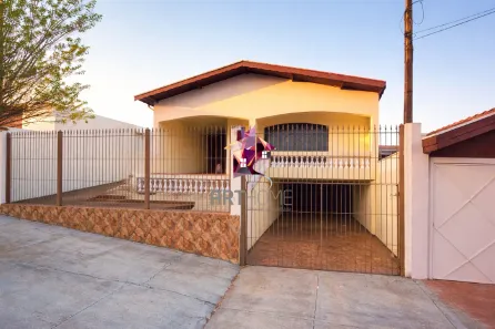 Casa com 3 Quartos à venda, 201m² no Loteamento Parque Itacolomy, Mogi Guaçu