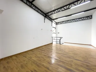 Prédio Comercial para alugar, 800m² no Vila Guarani (Z Sul), São Paulo