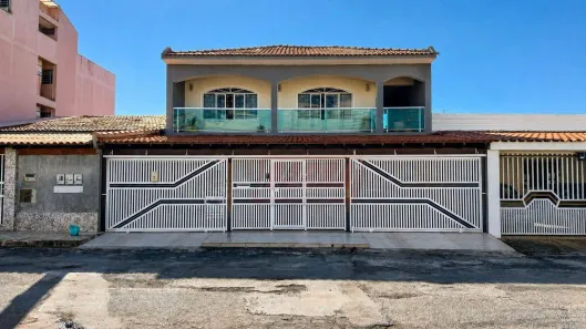 Casa com 3 Quartos à venda, 329m² no Guará II, Brasília