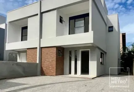 Casa com 3 Quartos à venda, 142m² no Carianos, Florianópolis