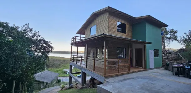 Sobrado com 3 Quartos à venda, 96m² no Costa do Macacu, Garopaba