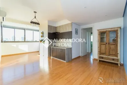 Apartamento com 2 Quartos à venda, 67m² no Passo da Areia, Porto Alegre