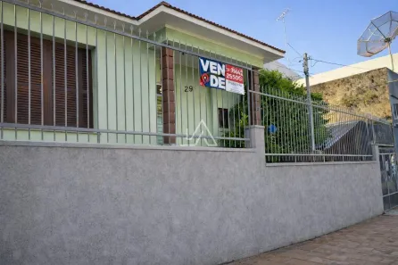 Casa com 2 Quartos à venda, 186m² no Centro, Passo Fundo