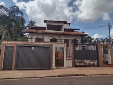 Sobrado com 7 Quartos à venda, 315m² no Vila Carlota, Campo Grande