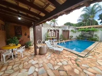 Casa com 5 Quartos à venda, 239m² no Jardim Karaíba, Uberlândia