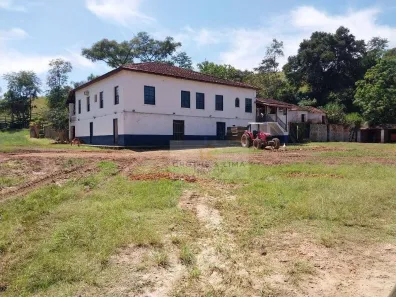 Fazenda/Sítio com 5 Quartos à venda, 3000m² no Centro, Roseira