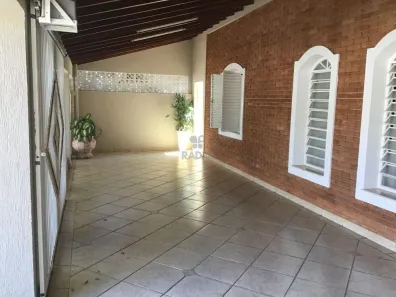 Casa com 3 Quartos à venda, 250m² no Vila Boa Vista, Campinas