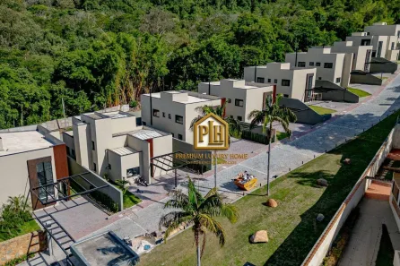 Casa de Condomínio com 3 Quartos à venda, 221m² no Vila Santista, Atibaia