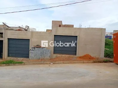 Casa com 2 Quartos à venda, 50m² no Guarujá, Montes Claros
