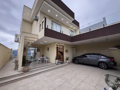 Casa de Condomínio com 4 Quartos à venda, 220m² no Campo Grande, Rio de Janeiro