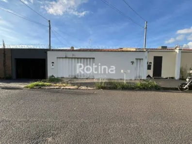 Casa com 3 Quartos para alugar, 150m² no Cidade Jardim, Uberlândia