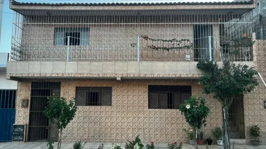 Casa com 4 Quartos à venda, 300m² no Planalto, Natal