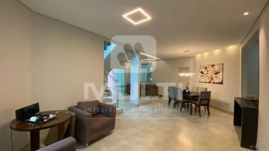 Casa de Condomínio com 3 Quartos à venda, 360m² no Aclimação, Uberlândia