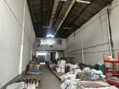 Galpão/Depósito/Armazém à venda, 500m² no Penha, Rio de Janeiro