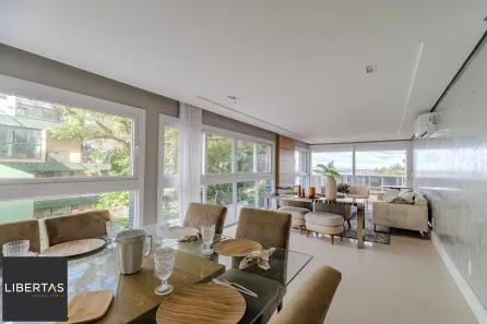 Apartamento com 3 Quartos para alugar, 161m² no Vila Assunção, Porto Alegre