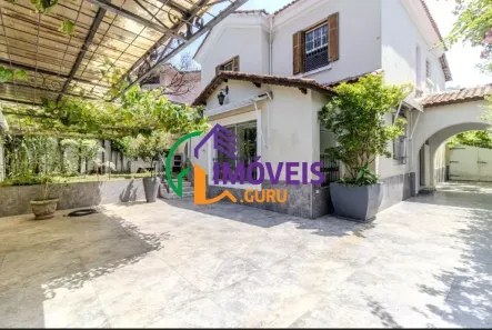 Casa com 3 Quartos à venda, 300m² no Pacaembu, São Paulo