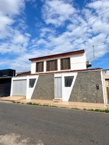 Casa com 3 Quartos para alugar, 277m² no Cohama, São Luís