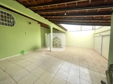 Imóvel Comercial com 3 Quartos para alugar, 150m² no Lourdes, Uberlândia