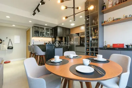 Apartamento com 2 Quartos à venda, 75m² no Farroupilha, Porto Alegre