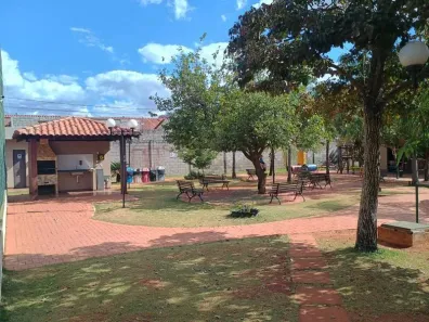 Casa de Condomínio com 3 Quartos para alugar, 770m² no Jardim Gardênia, Goiânia