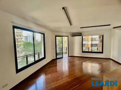 Apartamento com 4 Quartos para alugar, 180m² no Vila Madalena, São Paulo