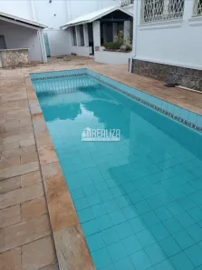 Casa com 5 Quartos para alugar, 180m² no Fabrício, Uberaba