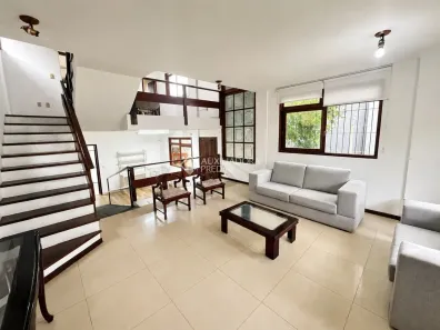 Casa com 5 Quartos para alugar, 260m² no Itacorubi, Florianópolis