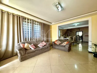 Casa com 4 Quartos para alugar, 300m² no Planalto, Belo Horizonte
