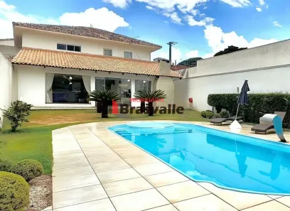 Sobrado com 3 Quartos à venda, 212m² no Coqueiral, Cascavel