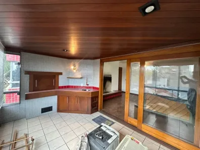 Apartamento com 3 Quartos para alugar, 135m² no Mont Serrat, Porto Alegre