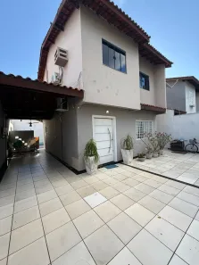Sobrado com 3 Quartos à venda, 214m² no Jardim Califórnia, Cuiabá
