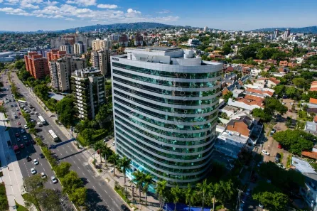 Sala Comercial para alugar, 129m² no Chácara das Pedras, Porto Alegre